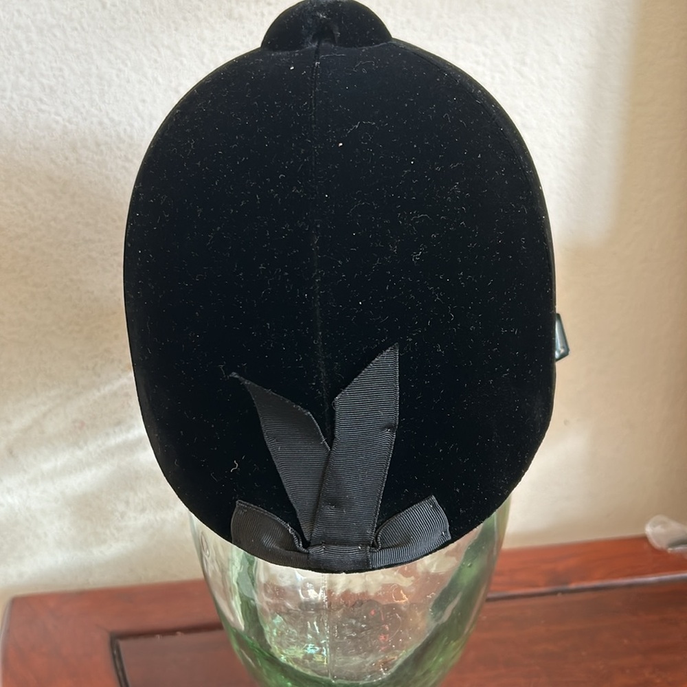 Equestrian Cap - Picture 3 of 9